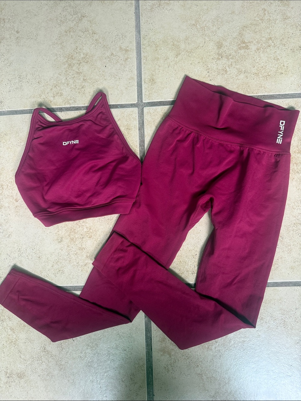 DFYNE Burgundy Active Leggings & Sports Bra Set